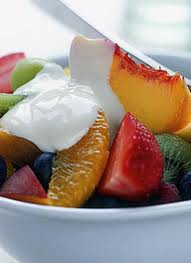 Postre de yogurt con fresas congeladas