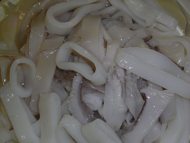 Comprar los calamares ya limpios y cortados aliviará la tarea en la cocina.