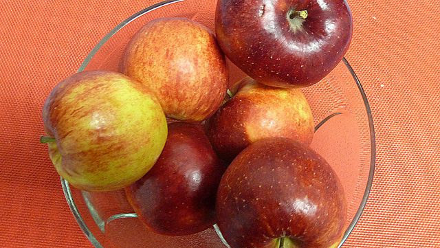 Seleccionar la variedad de manzana según el sabor que se prefiera obtener.
